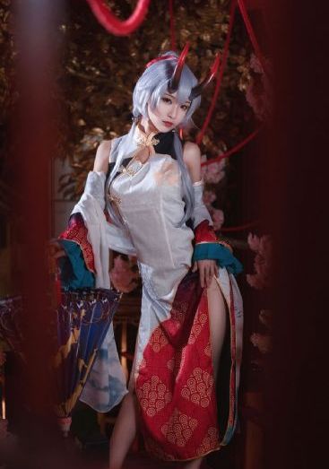 凯茜 顺从的女孩