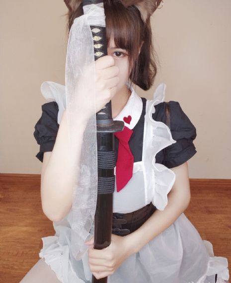 吃奶扶着岳从后面挺进乱