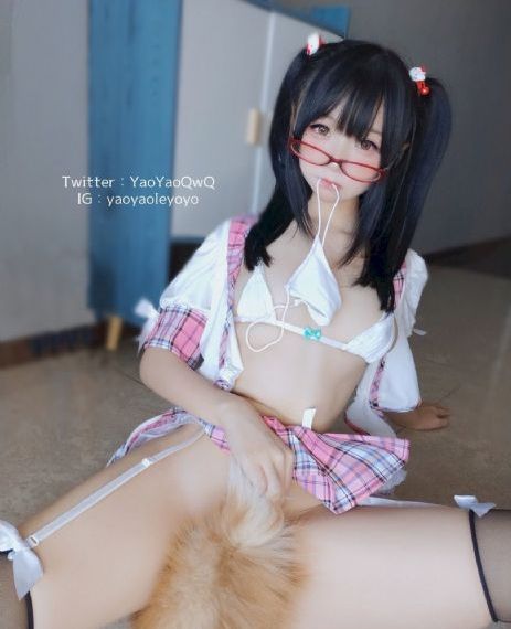 双胞胎姐妹的蔑视