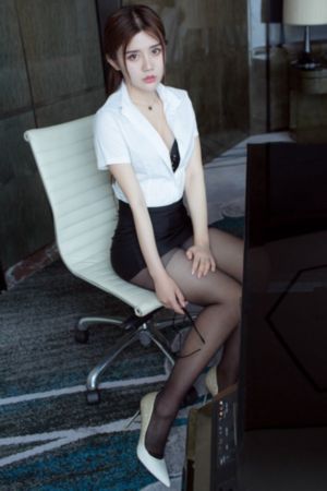 天天摸天天爽日韩欧美大片