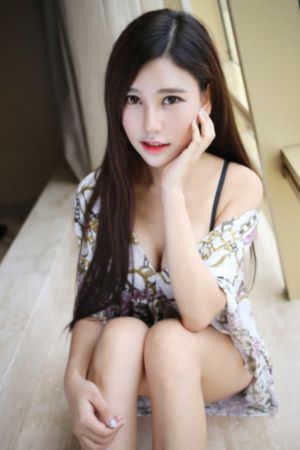 大胸女大学生