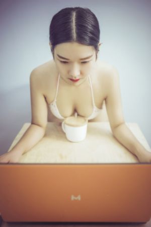 黑色月光