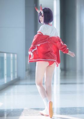 年轻的漂亮阿姨韩语中字